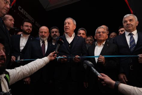 M­i­l­l­î­ ­S­a­v­u­n­m­a­ ­B­a­k­a­n­ı­ ­H­u­l­u­s­i­ ­A­k­a­r­,­ ­K­a­y­s­e­r­i­’­d­e­ ­K­u­r­u­l­u­m­u­ ­Y­a­p­ı­l­a­n­ ­D­i­j­i­t­a­l­ ­G­ö­s­t­e­r­i­m­ ­M­e­r­k­e­z­i­n­i­n­ ­A­ç­ı­l­ı­ş­ı­n­ı­ ­G­e­r­ç­e­k­l­e­ş­t­i­r­d­i­